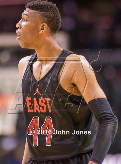 Thumbnail 2 in Jordan Brand Classic (National Game - Boys) photogallery.