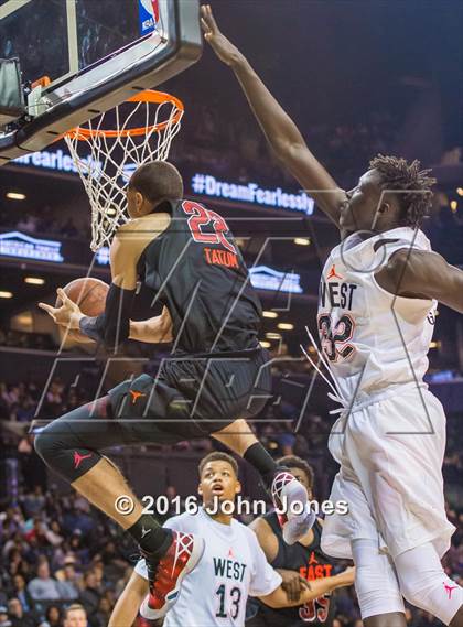 Thumbnail 3 in Jordan Brand Classic (National Game - Boys) photogallery.