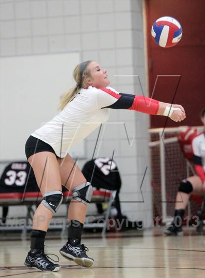 Thumbnail 1 in Seton-LaSalle vs Avonworth photogallery.