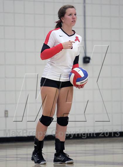 Thumbnail 2 in Seton-LaSalle vs Avonworth photogallery.