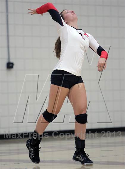 Thumbnail 3 in Seton-LaSalle vs Avonworth photogallery.