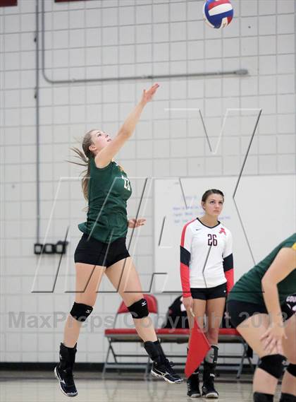 Thumbnail 2 in Seton-LaSalle vs Avonworth photogallery.