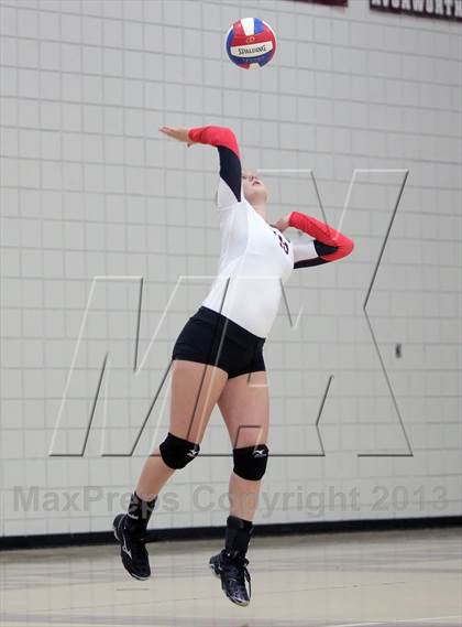 Thumbnail 2 in Seton-LaSalle vs Avonworth photogallery.