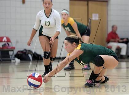 Thumbnail 3 in Seton-LaSalle vs Avonworth photogallery.