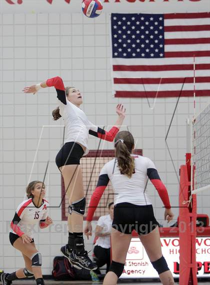 Thumbnail 3 in Seton-LaSalle vs Avonworth photogallery.