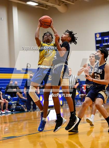 Thumbnail 1 in Klein Collins @ Klein (B Teams) photogallery.