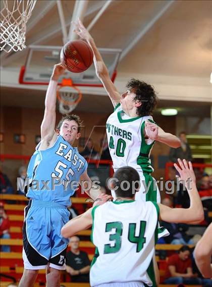 Thumbnail 3 in Derby vs. East photogallery.