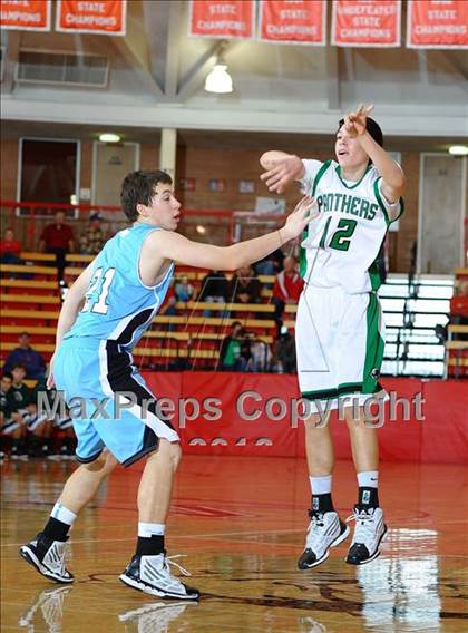 Thumbnail 3 in Derby vs. East photogallery.