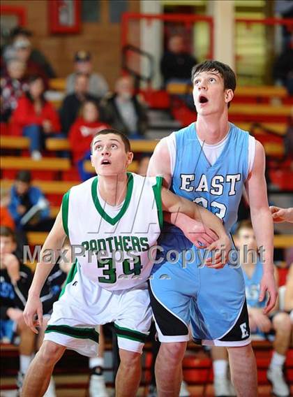 Thumbnail 2 in Derby vs. East photogallery.