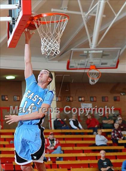 Thumbnail 3 in Derby vs. East photogallery.