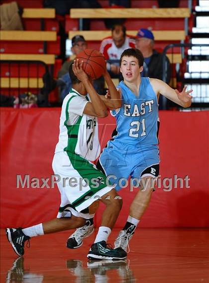 Thumbnail 2 in Derby vs. East photogallery.