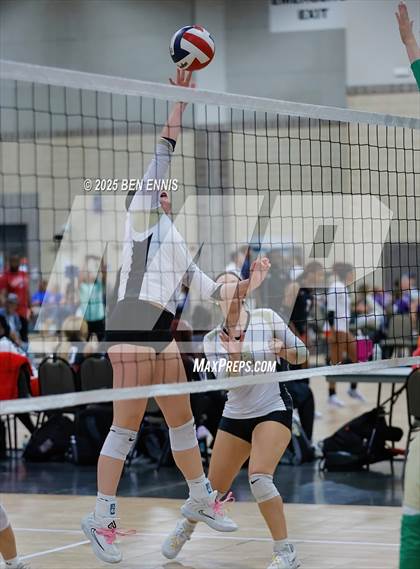 Thumbnail 1 in Buford vs. Upperman (Showdown at the Sunsphere) photogallery.