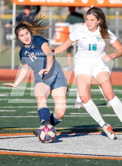 Thumbnail 1 in Pinnacle vs. Highland (Coyote Classic Tournament) photogallery.