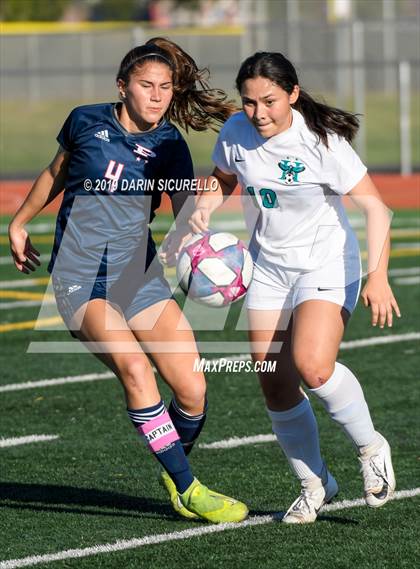Thumbnail 1 in Pinnacle vs. Highland (Coyote Classic Tournament) photogallery.