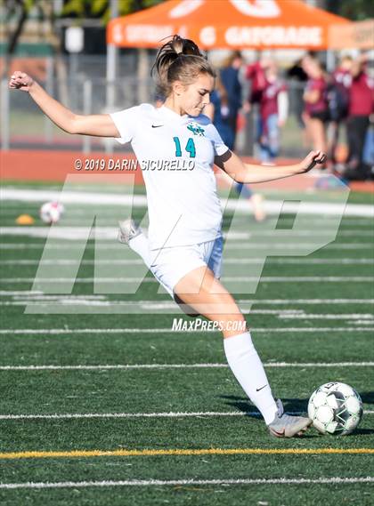 Thumbnail 1 in Pinnacle vs. Highland (Coyote Classic Tournament) photogallery.