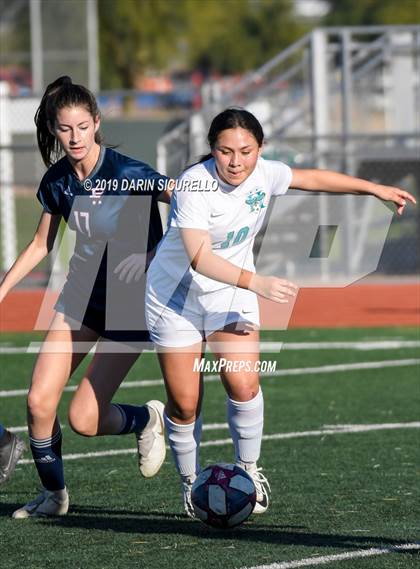 Thumbnail 2 in Pinnacle vs. Highland (Coyote Classic Tournament) photogallery.