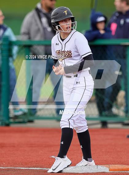 Thumbnail 3 in Auburn Riverside @ University (WIAA 3A State Championships Semi-Final) photogallery.
