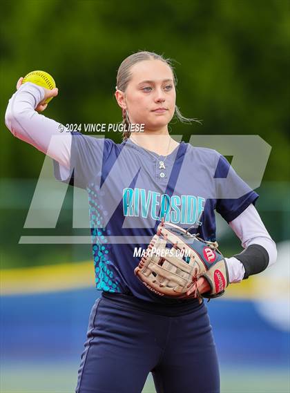 Thumbnail 2 in Auburn Riverside @ University (WIAA 3A State Championships Semi-Final) photogallery.