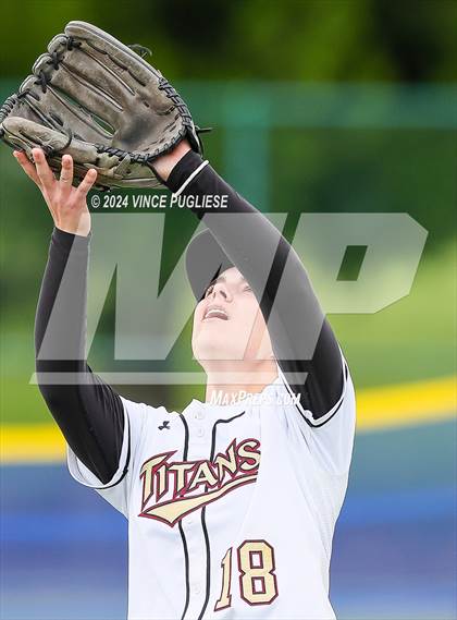 Thumbnail 3 in Auburn Riverside @ University (WIAA 3A State Championships Semi-Final) photogallery.