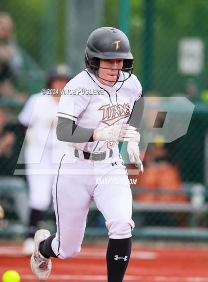 Thumbnail 3 in Auburn Riverside @ University (WIAA 3A State Championships Semi-Final) photogallery.
