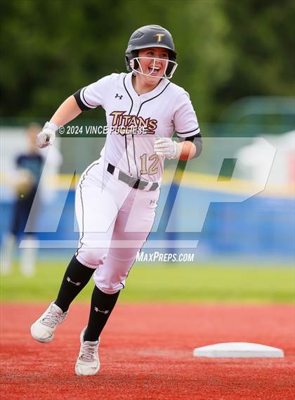 Thumbnail 2 in Auburn Riverside @ University (WIAA 3A State Championships Semi-Final) photogallery.