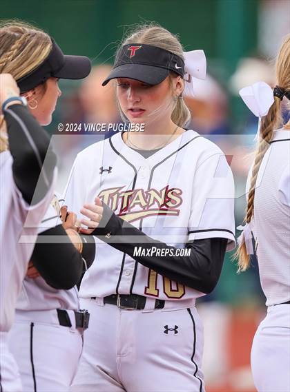 Thumbnail 3 in Auburn Riverside @ University (WIAA 3A State Championships Semi-Final) photogallery.