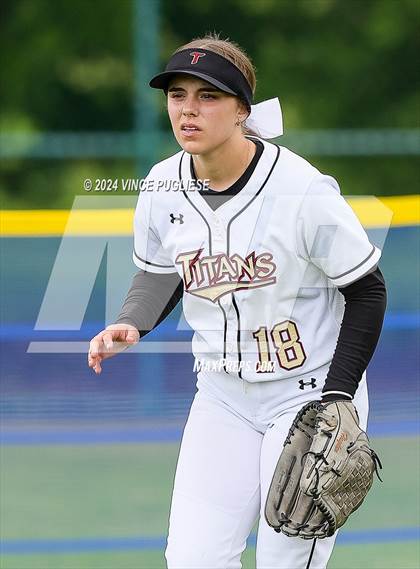 Thumbnail 1 in Auburn Riverside @ University (WIAA 3A State Championships Semi-Final) photogallery.