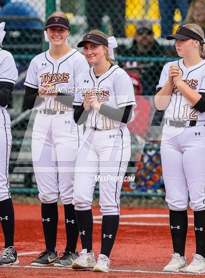 Thumbnail 1 in Auburn Riverside @ University (WIAA 3A State Championships Semi-Final) photogallery.