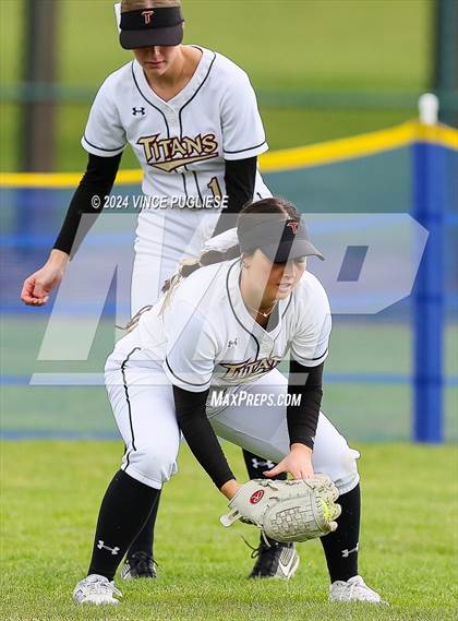 Thumbnail 3 in Auburn Riverside @ University (WIAA 3A State Championships Semi-Final) photogallery.