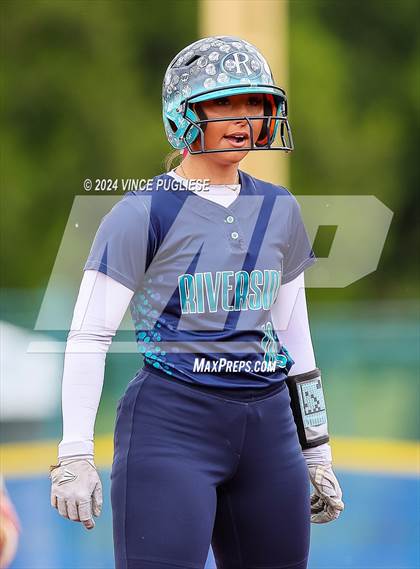 Thumbnail 1 in Auburn Riverside @ University (WIAA 3A State Championships Semi-Final) photogallery.