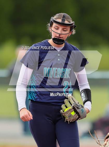 Thumbnail 2 in Auburn Riverside @ University (WIAA 3A State Championships Semi-Final) photogallery.