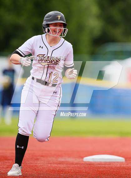 Thumbnail 1 in Auburn Riverside @ University (WIAA 3A State Championships Semi-Final) photogallery.