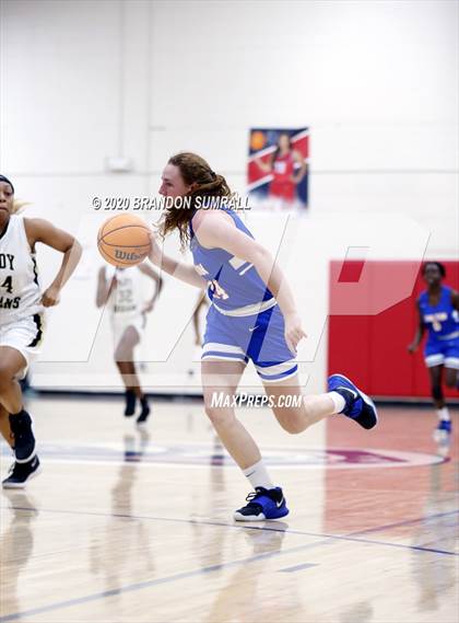 Thumbnail 3 in Chilton County vs Wetumpka (Pike Road Invitational) photogallery.