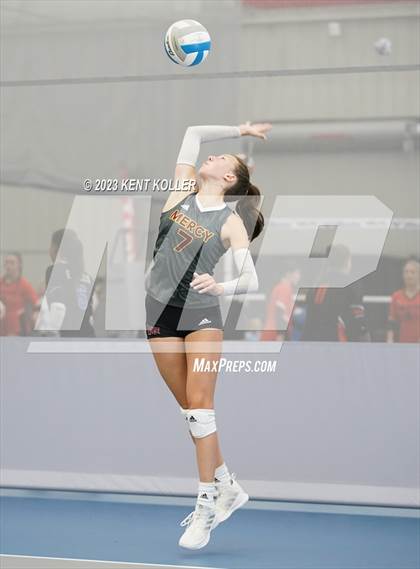 Thumbnail 3 in Grand Blanc vs. Mercy photogallery.