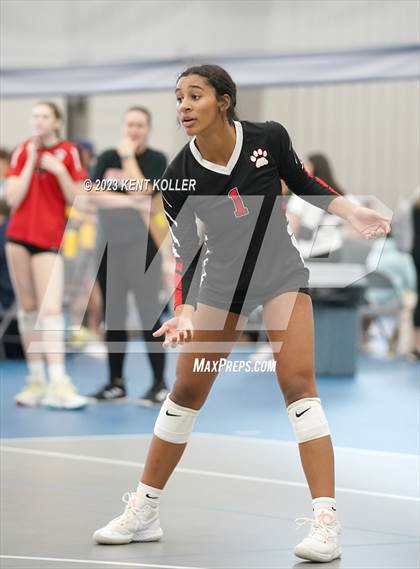 Thumbnail 1 in Grand Blanc vs. Mercy photogallery.