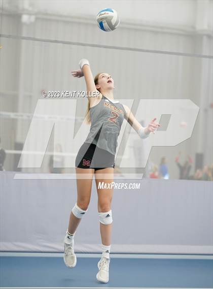 Thumbnail 3 in Grand Blanc vs. Mercy photogallery.