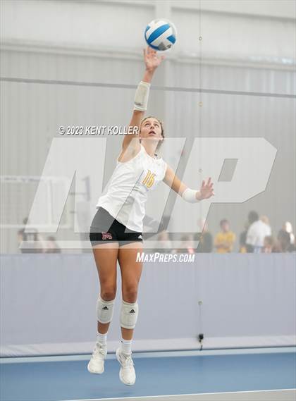 Thumbnail 2 in Grand Blanc vs. Mercy photogallery.