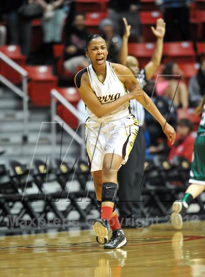 Thumbnail 3 in La Costa Canyon vs. Serra (CIF SDS D2 Final) photogallery.