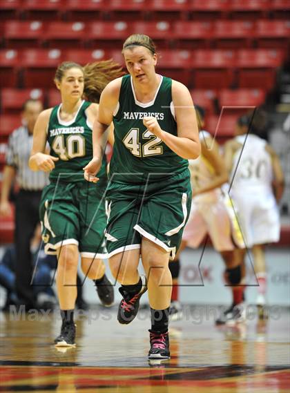 Thumbnail 3 in La Costa Canyon vs. Serra (CIF SDS D2 Final) photogallery.