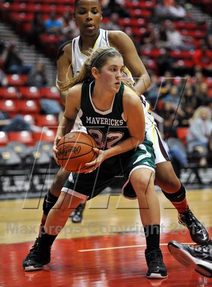 Thumbnail 2 in La Costa Canyon vs. Serra (CIF SDS D2 Final) photogallery.