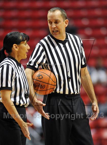 Thumbnail 3 in La Costa Canyon vs. Serra (CIF SDS D2 Final) photogallery.