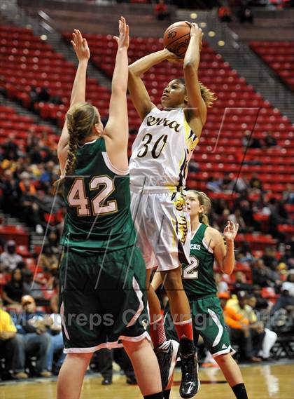 Thumbnail 1 in La Costa Canyon vs. Serra (CIF SDS D2 Final) photogallery.