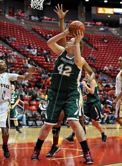 Thumbnail 3 in La Costa Canyon vs. Serra (CIF SDS D2 Final) photogallery.