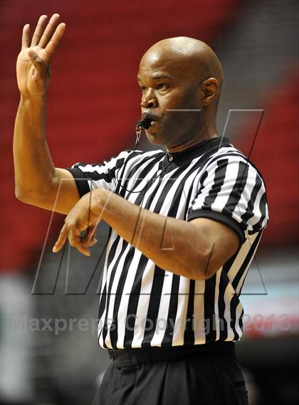 Thumbnail 3 in La Costa Canyon vs. Serra (CIF SDS D2 Final) photogallery.