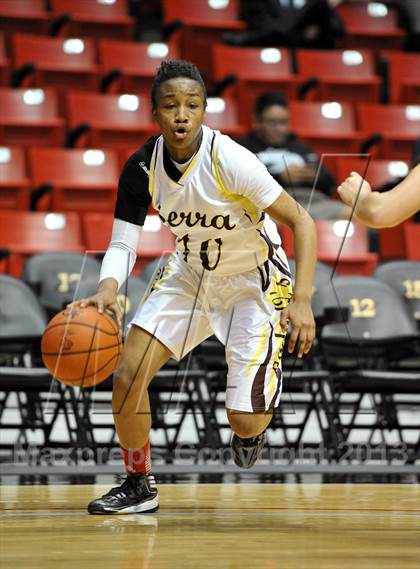 Thumbnail 2 in La Costa Canyon vs. Serra (CIF SDS D2 Final) photogallery.