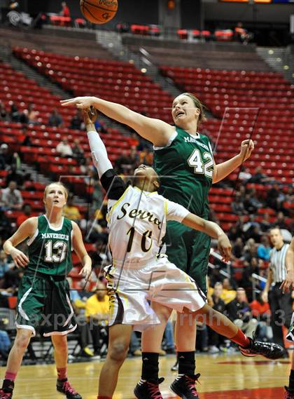 Thumbnail 1 in La Costa Canyon vs. Serra (CIF SDS D2 Final) photogallery.