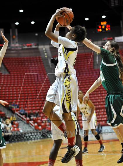 Thumbnail 3 in La Costa Canyon vs. Serra (CIF SDS D2 Final) photogallery.