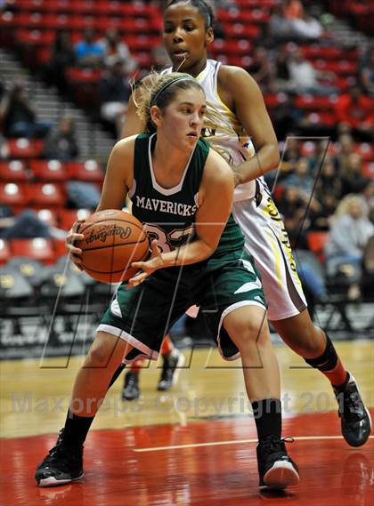 Thumbnail 1 in La Costa Canyon vs. Serra (CIF SDS D2 Final) photogallery.