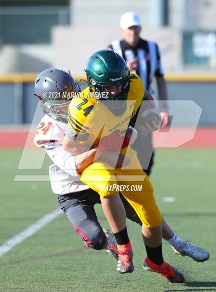 Thumbnail 1 in Royal vs Simi photogallery.