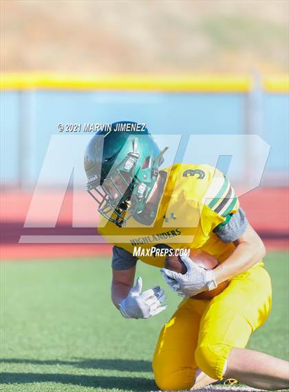 Thumbnail 3 in Royal vs Simi photogallery.